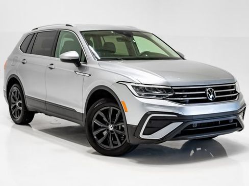 Used 2024 Volkswagen Tiguan SE FWD image 6
