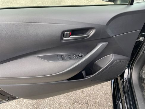 Used 2025 Toyota Corolla LE image 20