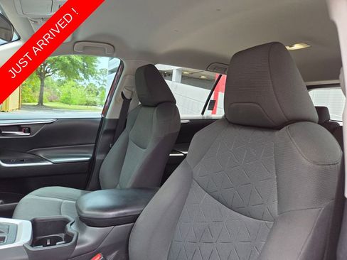 Used 2022 Toyota RAV4 XLE FWD image 24
