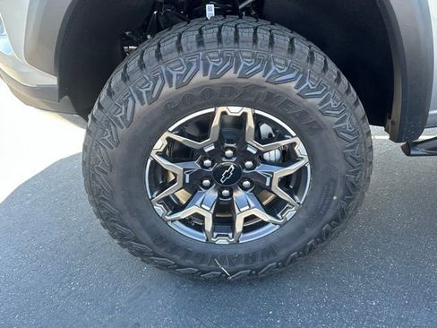 New 2026 Chevrolet Colorado ZR2 w/ Technology Package AWD/4WD image 31
