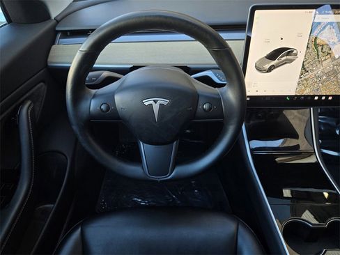 Used 2018 Tesla Model 3 Long Range image 13