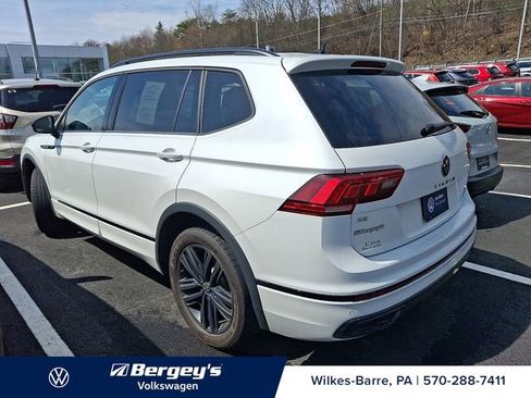 Certified 2022 Volkswagen Tiguan SE R-Line AWD/4WD image 8