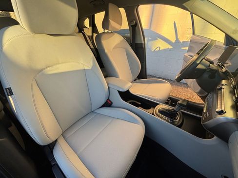 Used 2025 Hyundai Kona SEL image 36