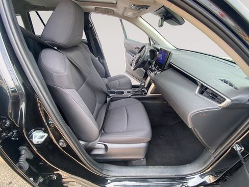 Used 2024 Toyota Corolla Cross LE w/ Moonroof Package AWD/4WD image 15