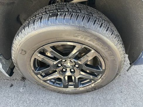 Used 2022 Chevrolet Silverado 1500 RST AWD/4WD image 9