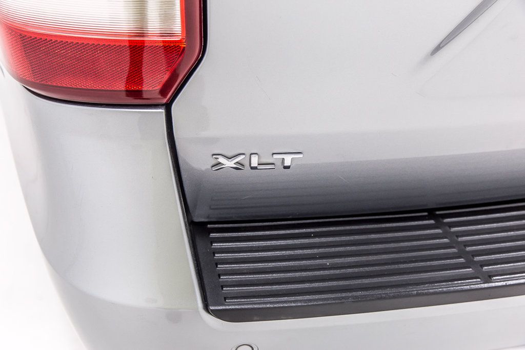 Used 2020 Ford Expedition XLT w/ Equipment Group 202A RWD image 5
