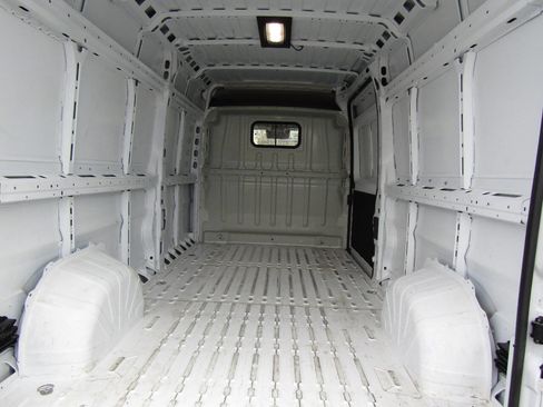 Used 2025 RAM ProMaster 3500 w/ Convenience Group image 21