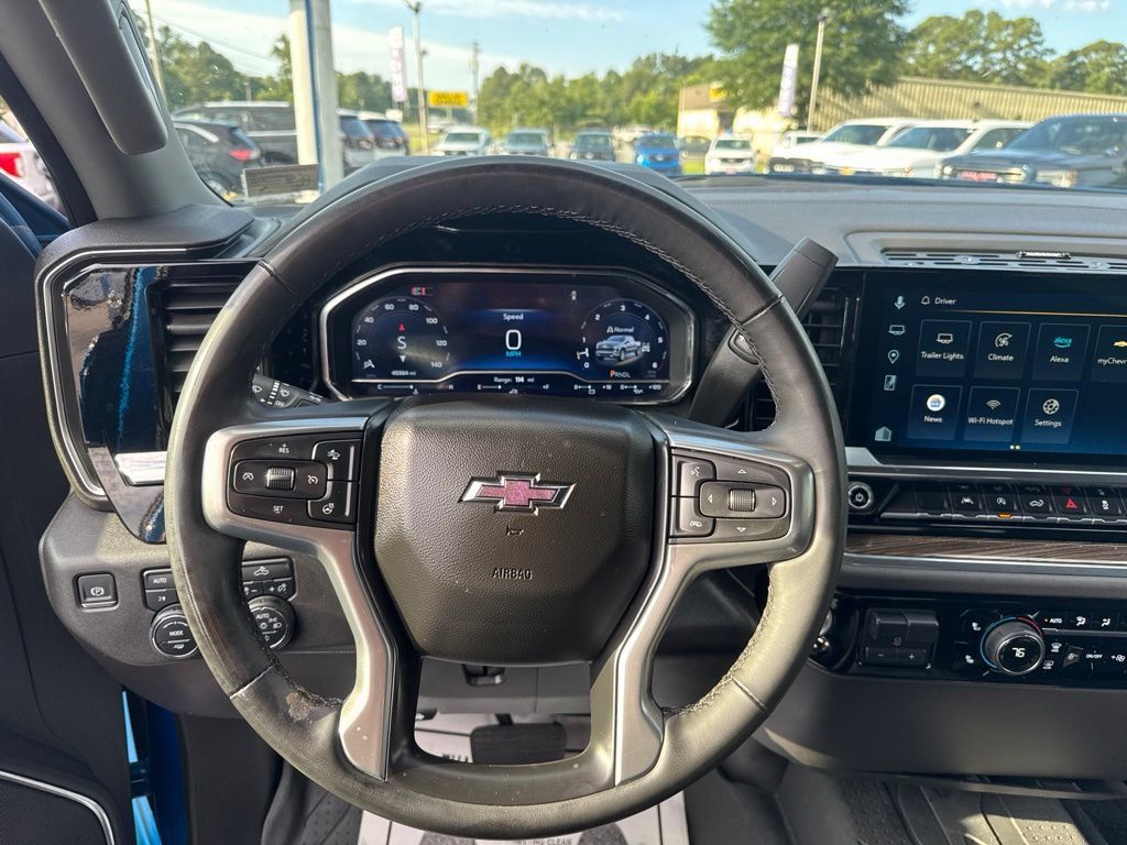 Used 2024 Chevrolet Silverado 1500 RST w/ Z71 Off-Road Package AWD/4WD image 16