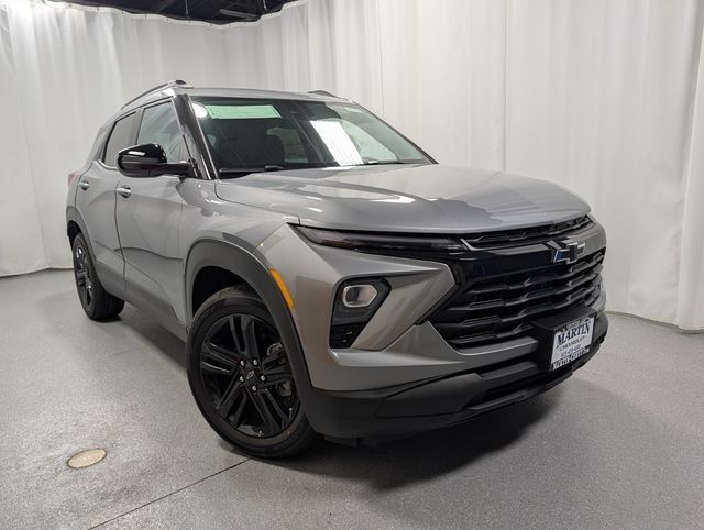 New 2026 Chevrolet TrailBlazer LT w/ Midnight Edition FWD image 2