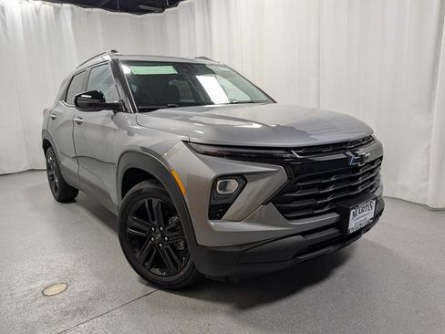 New 2026 Chevrolet TrailBlazer LT w/ Midnight Edition FWD image 2