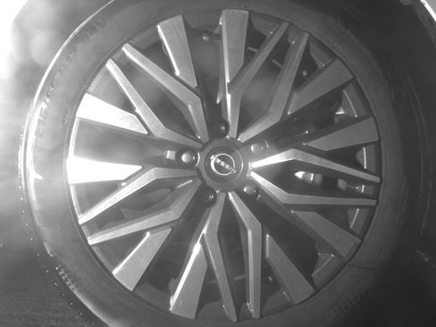 Used 2025 Nissan Altima 2.5 SV FWD image 13