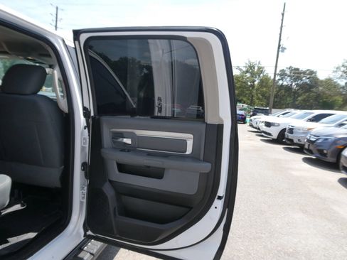 Used 2019 RAM 1500 Classic SLT AWD/4WD image 23