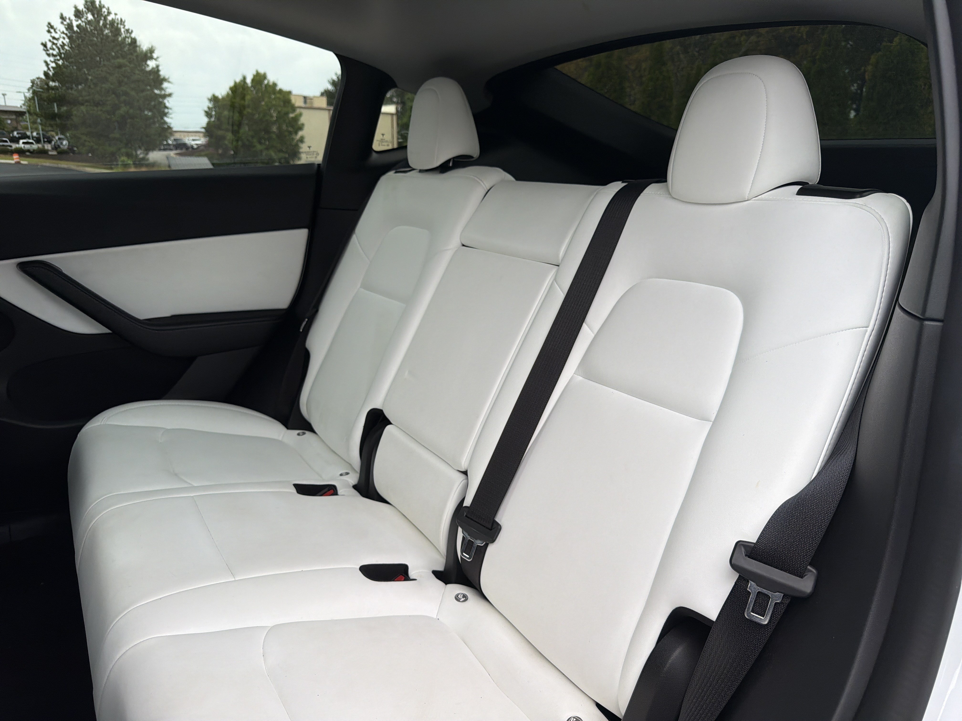Used 2022 Tesla Model Y Performance AWD/4WD image 9