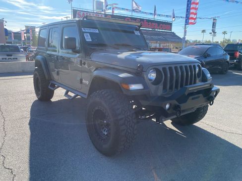 Used 2019 Jeep Wrangler Unlimited Sport S image 3