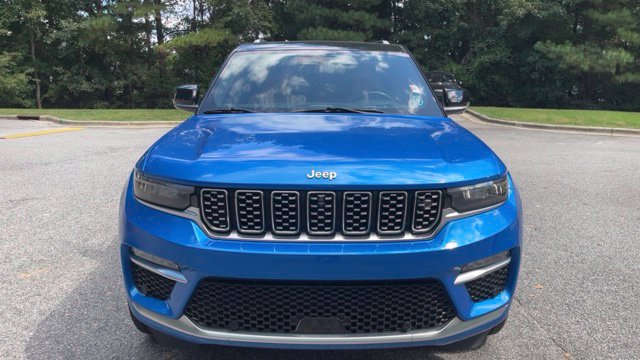 Used 2023 Jeep Grand Cherokee Summit AWD/4WD image 3