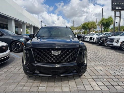 Certified 2026 Cadillac Escalade Sport w/ LPO, ONYX Package AWD/4WD image 4