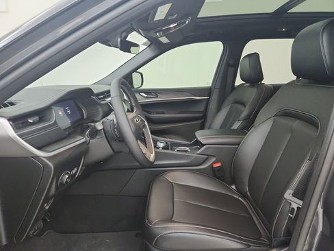 New 2025 Jeep Grand Cherokee Limited image 19