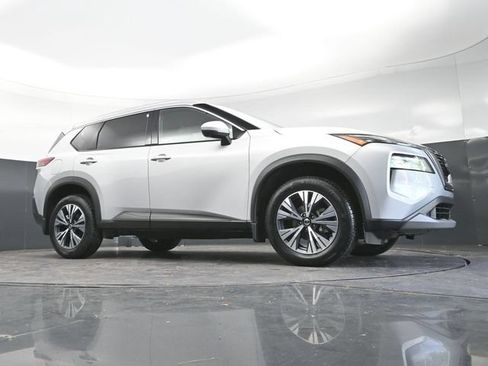 Used 2021 Nissan Rogue SV w/ Premium Package FWD image 27