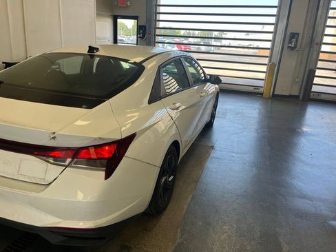 Used 2022 Hyundai Elantra SEL FWD image 9