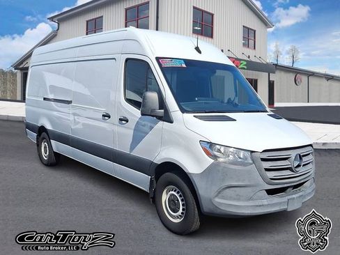 Used 2020 Mercedes-Benz Sprinter 2500 image 1