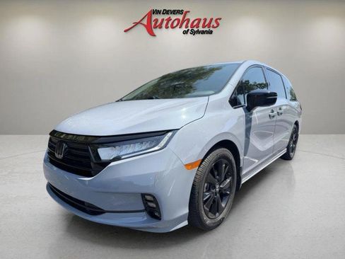 Used 2023 Honda Odyssey Sport image 3