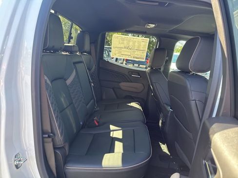 New 2026 GMC Canyon Denali image 12