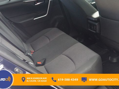 Used 2019 Toyota RAV4 XLE w/ Convenience Package AWD/4WD image 13