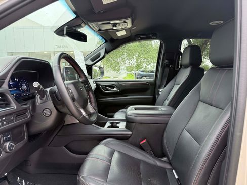 Used 2022 Chevrolet Tahoe RST w/ Luxury Package RWD image 12