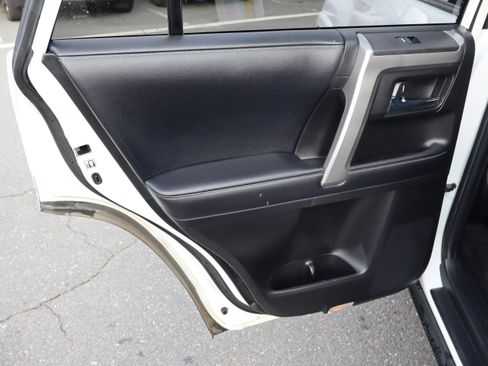 Used 2019 Toyota 4Runner SR5 Premium AWD/4WD image 31