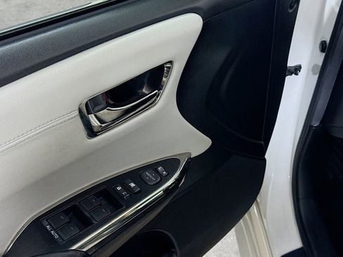 Used 2016 Toyota Avalon XLE Plus image 16