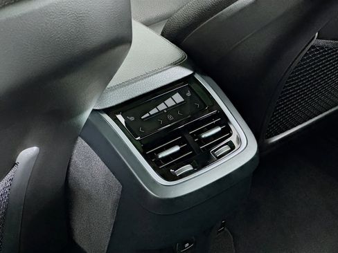 Used 2022 Volvo XC90 T5 Momentum image 42