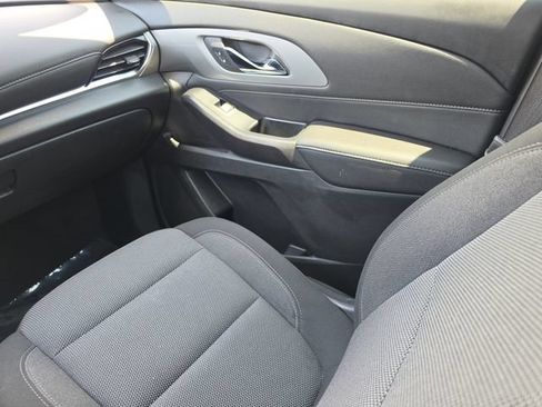 Used 2023 Chevrolet Traverse LT FWD image 18