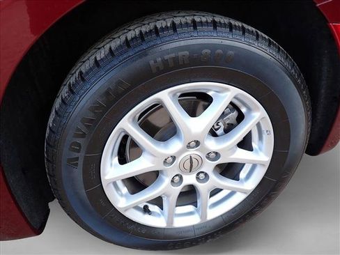 Used 2022 Chrysler Voyager LX FWD image 7