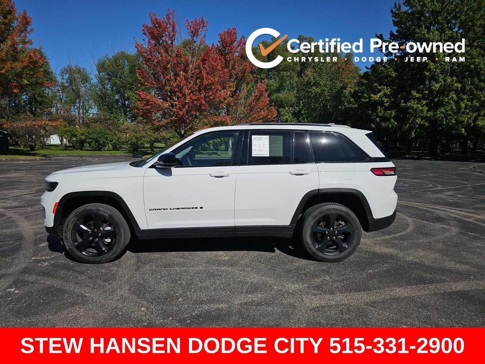 Used 2023 Jeep Grand Cherokee Limited w/ Luxury Tech Group II AWD/4WD image 1
