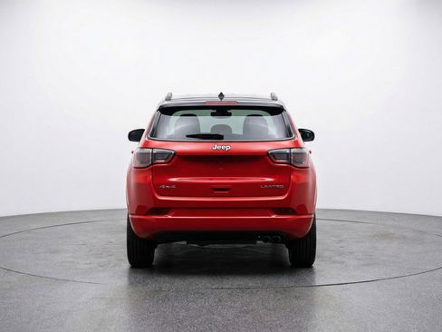 Used 2025 Jeep Compass Limited image 7