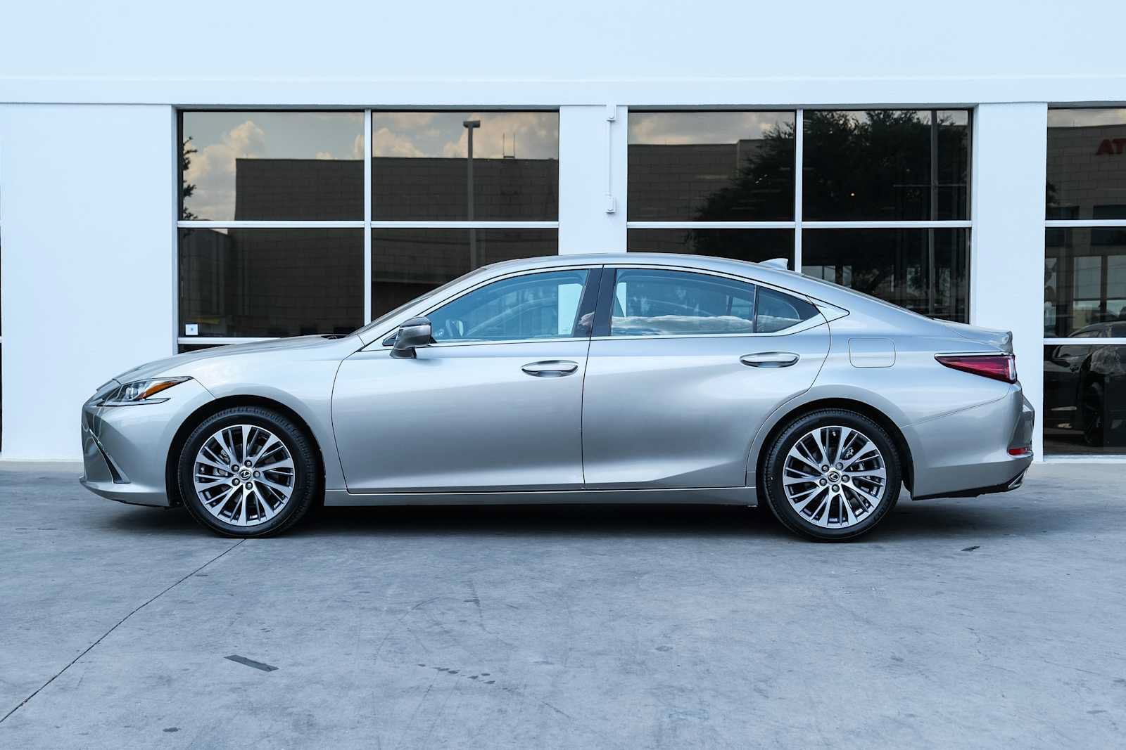 Used 2019 Lexus ES 350 w/ Premium Package FWD image 17