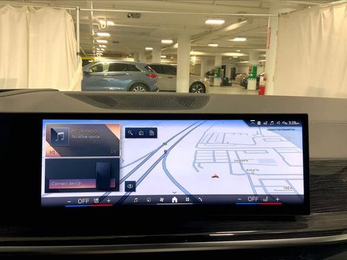 New 2026 BMW X5 xDrive40i w/ Executive Package image 18