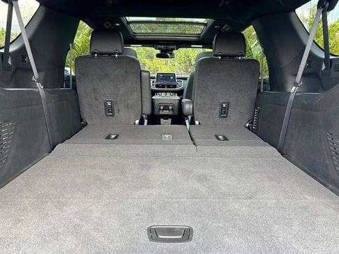 Used 2024 Chevrolet Suburban Z71 w/ Luxury Package image 42