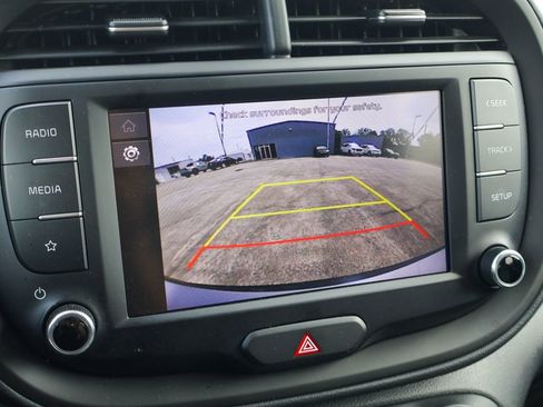 Used 2025 Kia Soul LX w/ LX Technology Package image 4