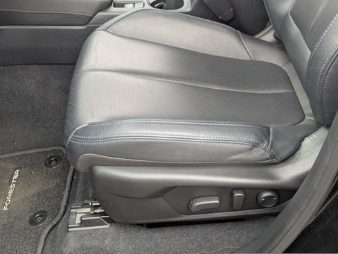 Certified 2025 Subaru Forester Limited image 18