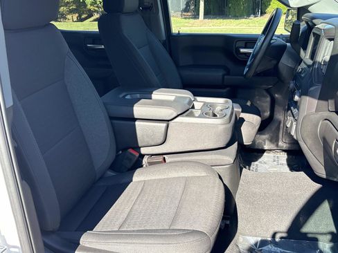 Certified 2024 Chevrolet Silverado 1500 Custom image 33