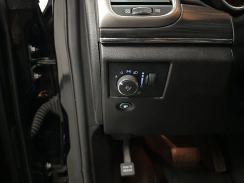 Used 2019 Jeep Grand Cherokee Limited AWD/4WD image 35