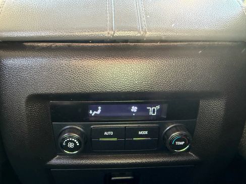 Used 2018 Chevrolet Traverse LT image 14