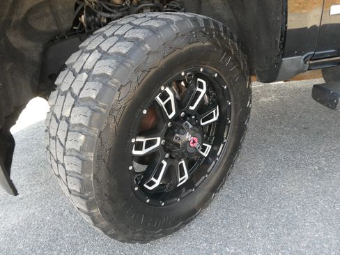 Used 2015 Chevrolet Silverado 2500 LTZ w/ LTZ Plus Package image 29