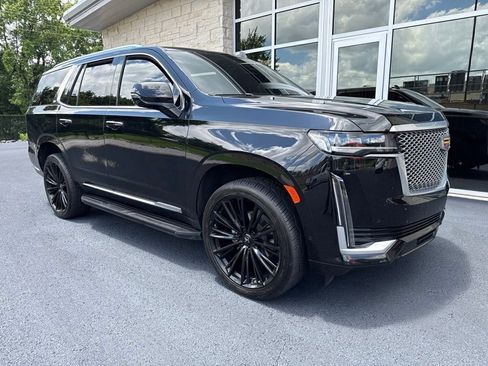 Used 2023 Cadillac Escalade Premium Luxury AWD/4WD image 4