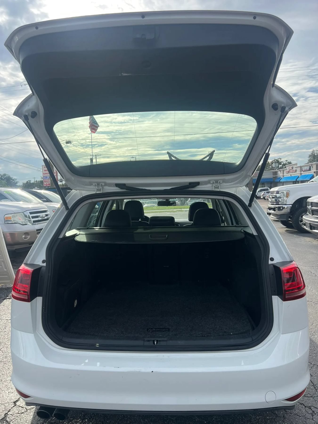 Used 2016 Volkswagen Golf Limited Edition FWD image 20