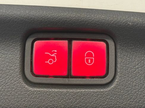 Used 2023 Mercedes-Benz C 300 C 300 image 15