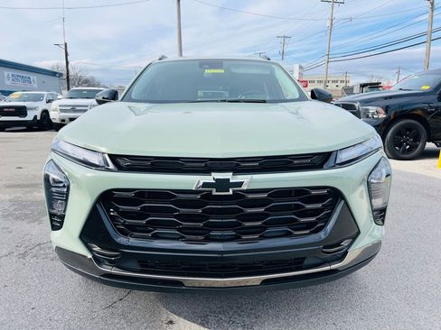 Used 2024 Chevrolet Trax ACTIV w/ Sunroof Package image 5