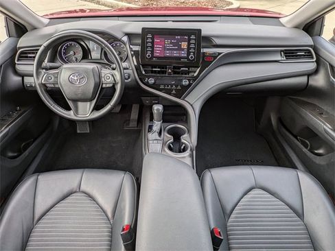 Used 2024 Toyota Camry SE image 14