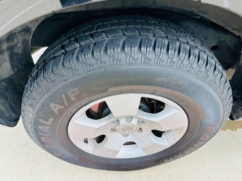 Used 2012 Nissan Pathfinder S image 28